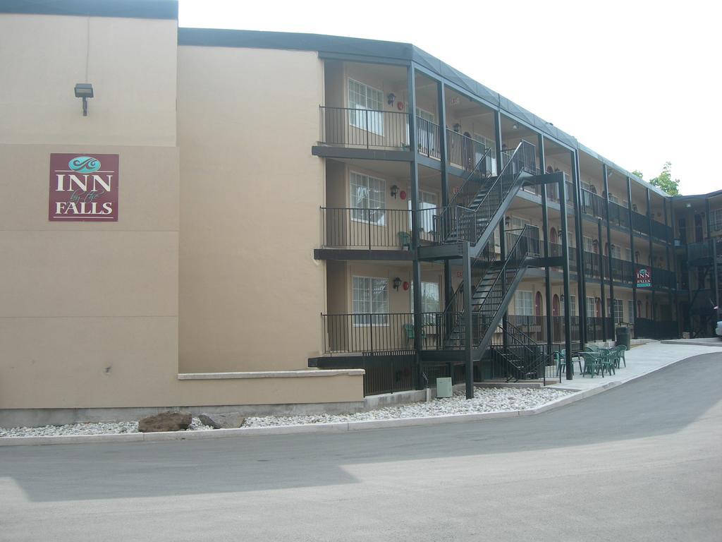 Country & By Radisson, Falls, On Hotel 3*