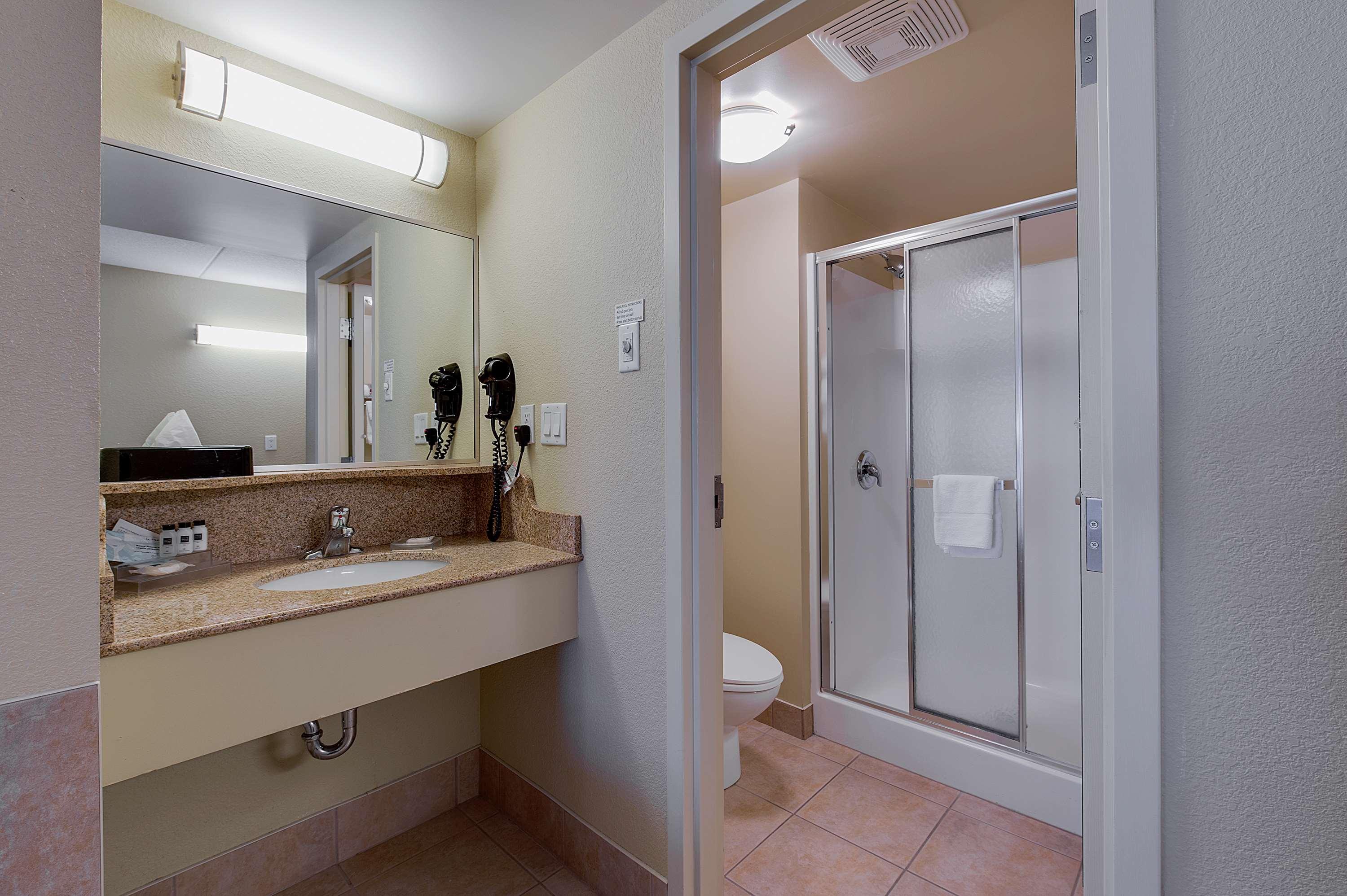 Country & By Radisson, Falls, On 3* Niagara