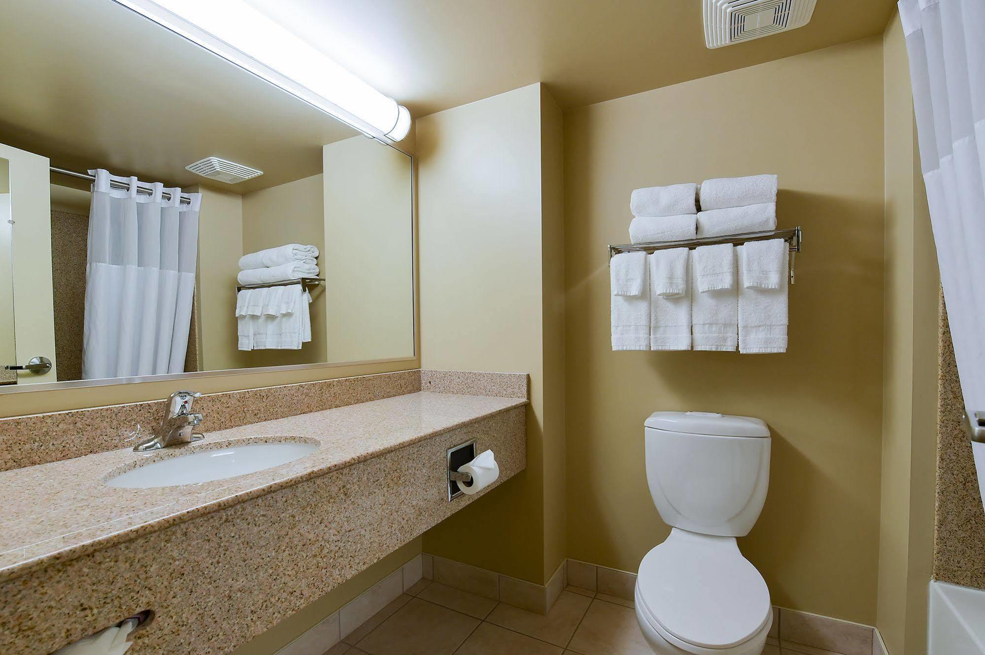 Hotel Country & By Radisson, Falls, On Niagara